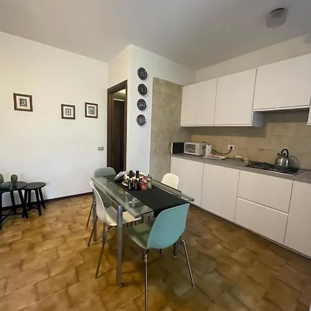 Lallas With Garden And View *