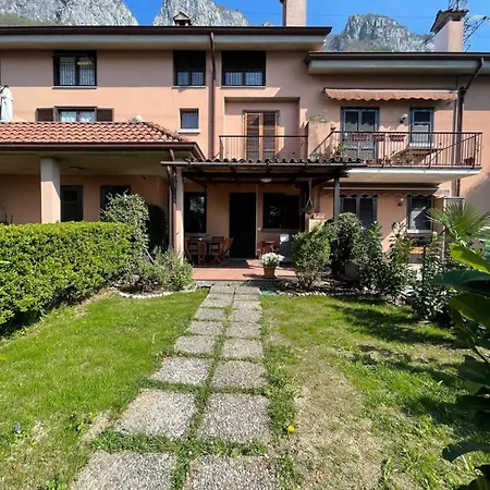 Lallas With Garden And View Varenna