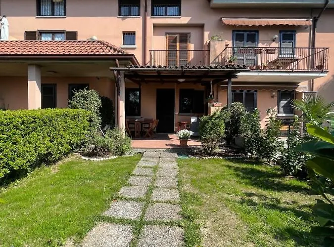 Lallas With Garden And View Varenna