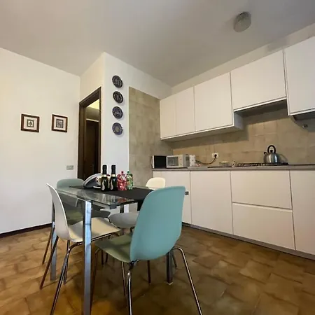 Lallas With Garden And View * Βαρένα