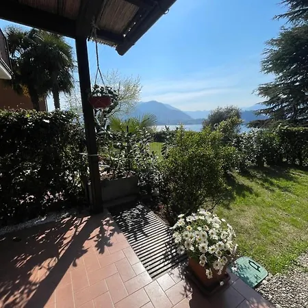 Lallas With Garden And View Apartament