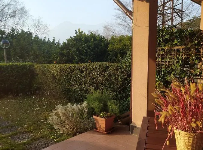 Apartman Lallas With Garden And View