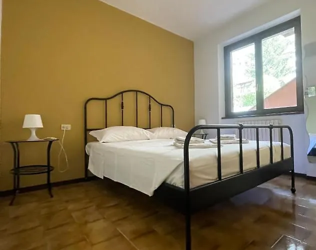 Lallas With Garden And View *