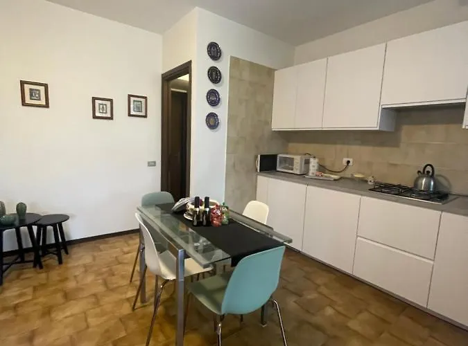 Lallas With Garden And View *